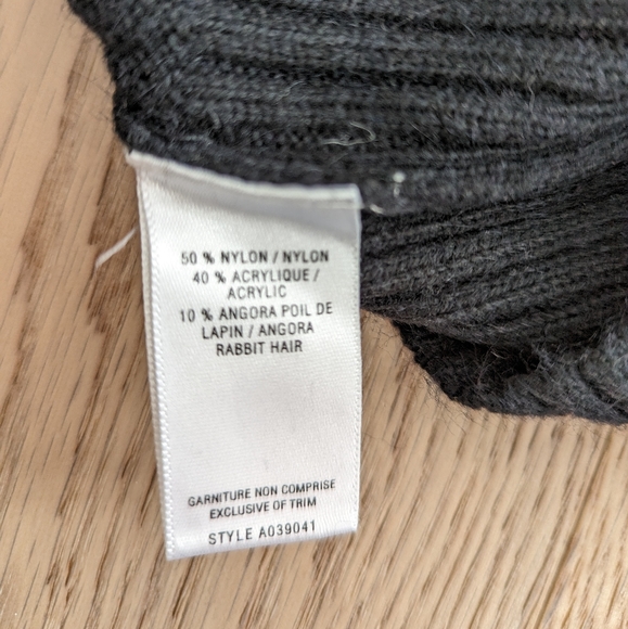 Sweater - Picture 6 of 6